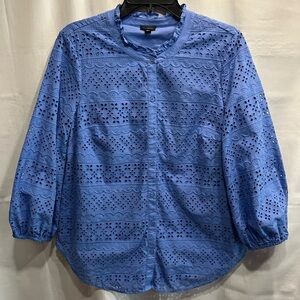 Talbots Three Quarter Sleeve Button Down Eyelet Blouse Cornflower Blue Size M